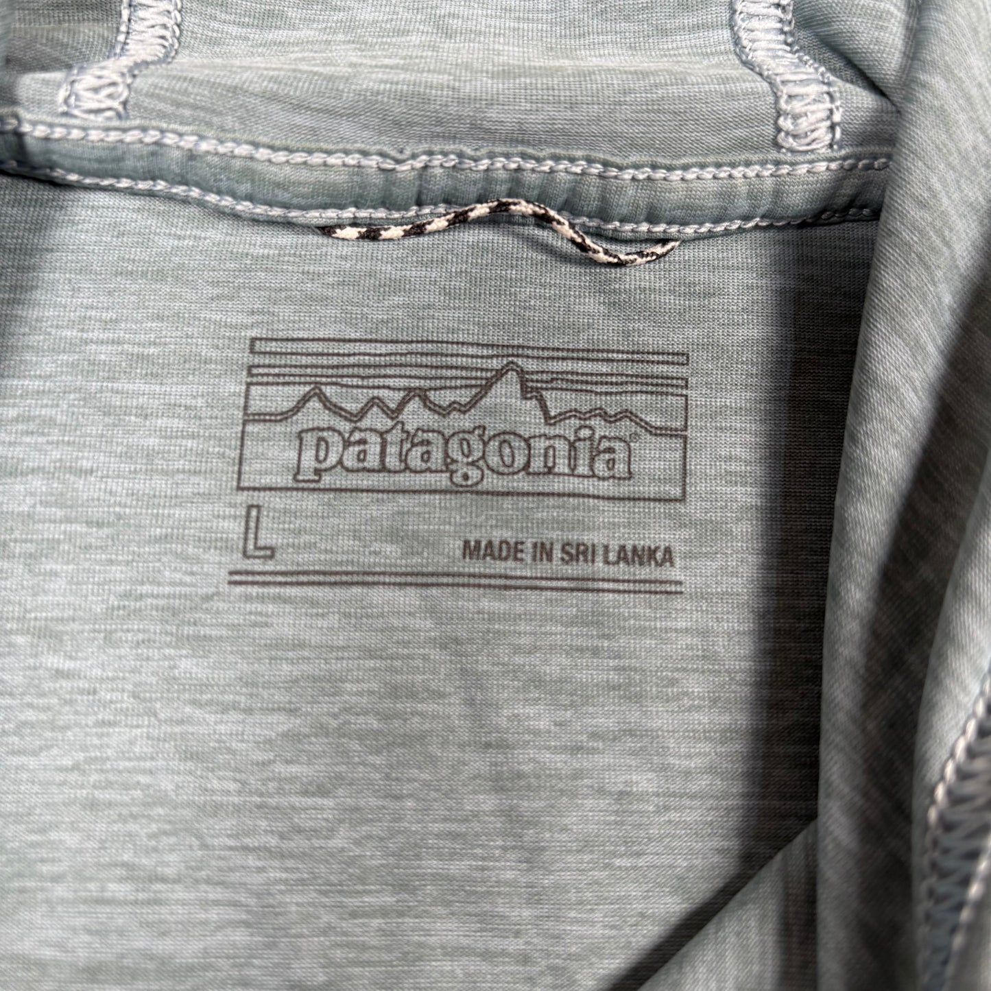 (L) Patagonia Thin Hoodie