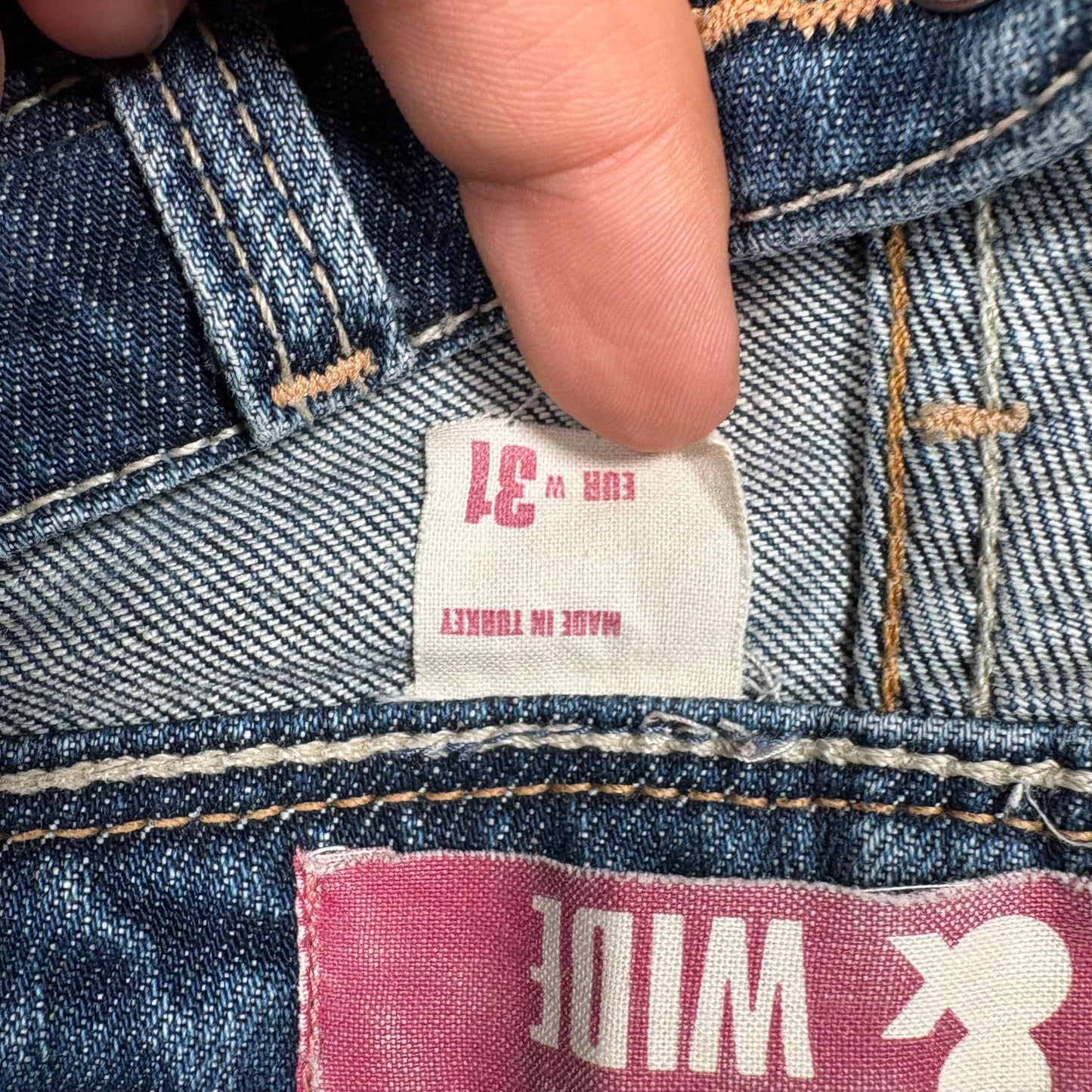 (M) Flared Y2K Jeans